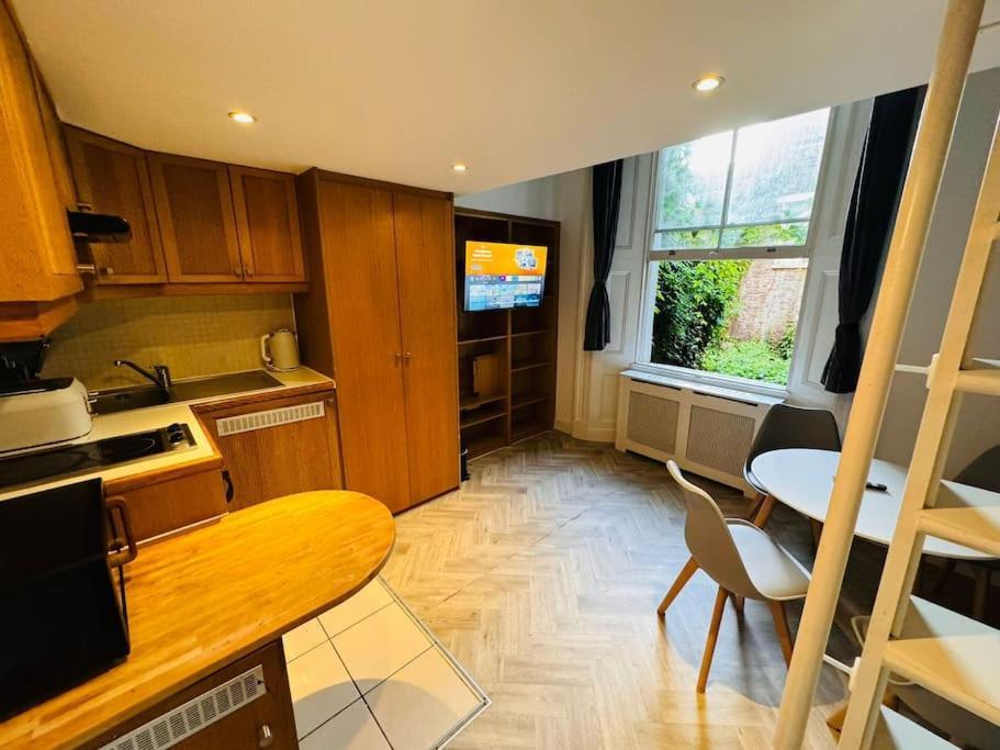 Trio'S Haven In Portebello Road London Exterior foto
