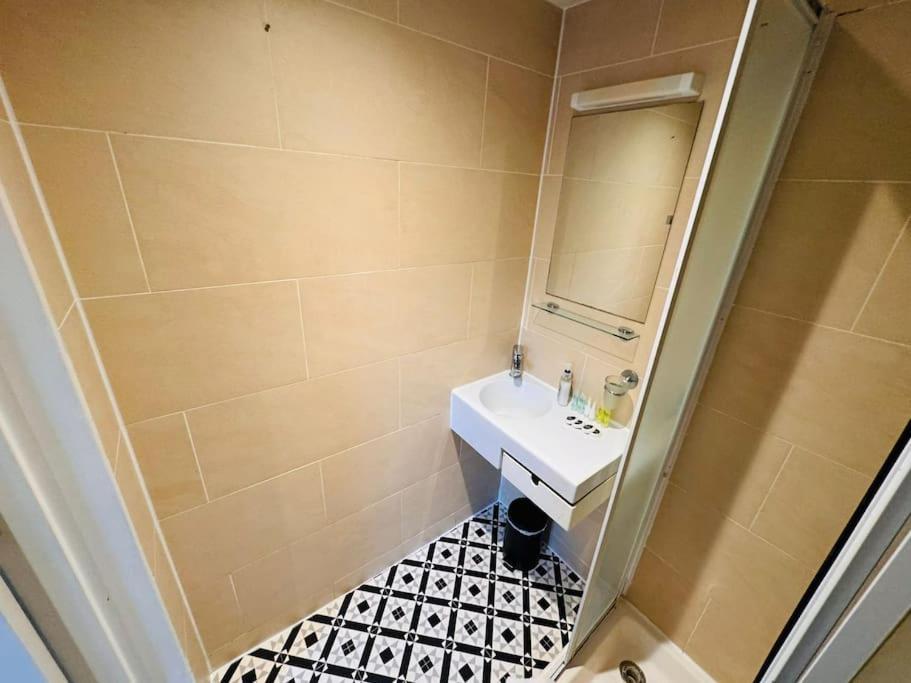 Trio'S Haven In Portebello Road London Exterior foto