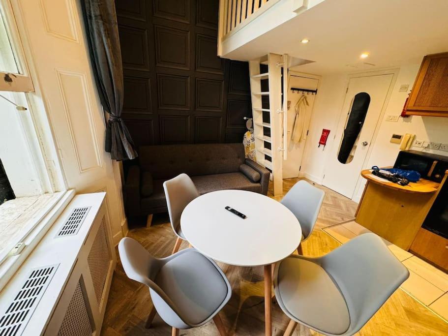 Trio'S Haven In Portebello Road London Exterior foto