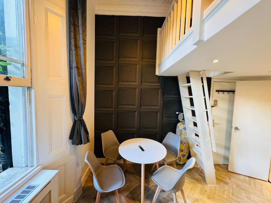 Trio'S Haven In Portebello Road London Exterior foto